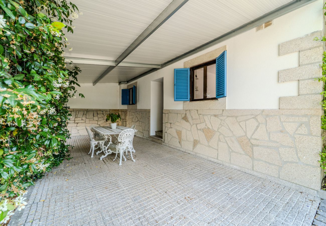 Casa en Santa Lucrécia de Algeriz - Casa da Teresa by House and People