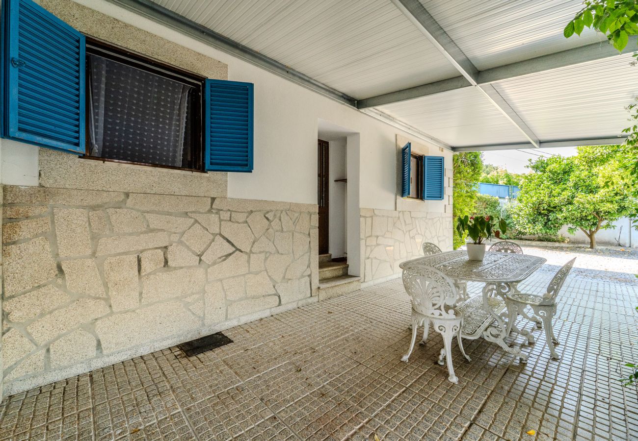 Casa en Santa Lucrécia de Algeriz - Casa da Teresa by House and People