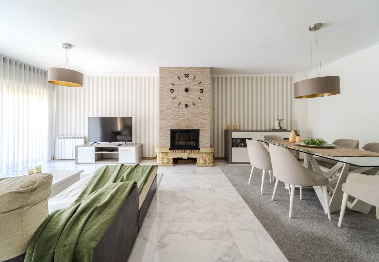 Casa en Vila Verde - Casa do Sol by House and People