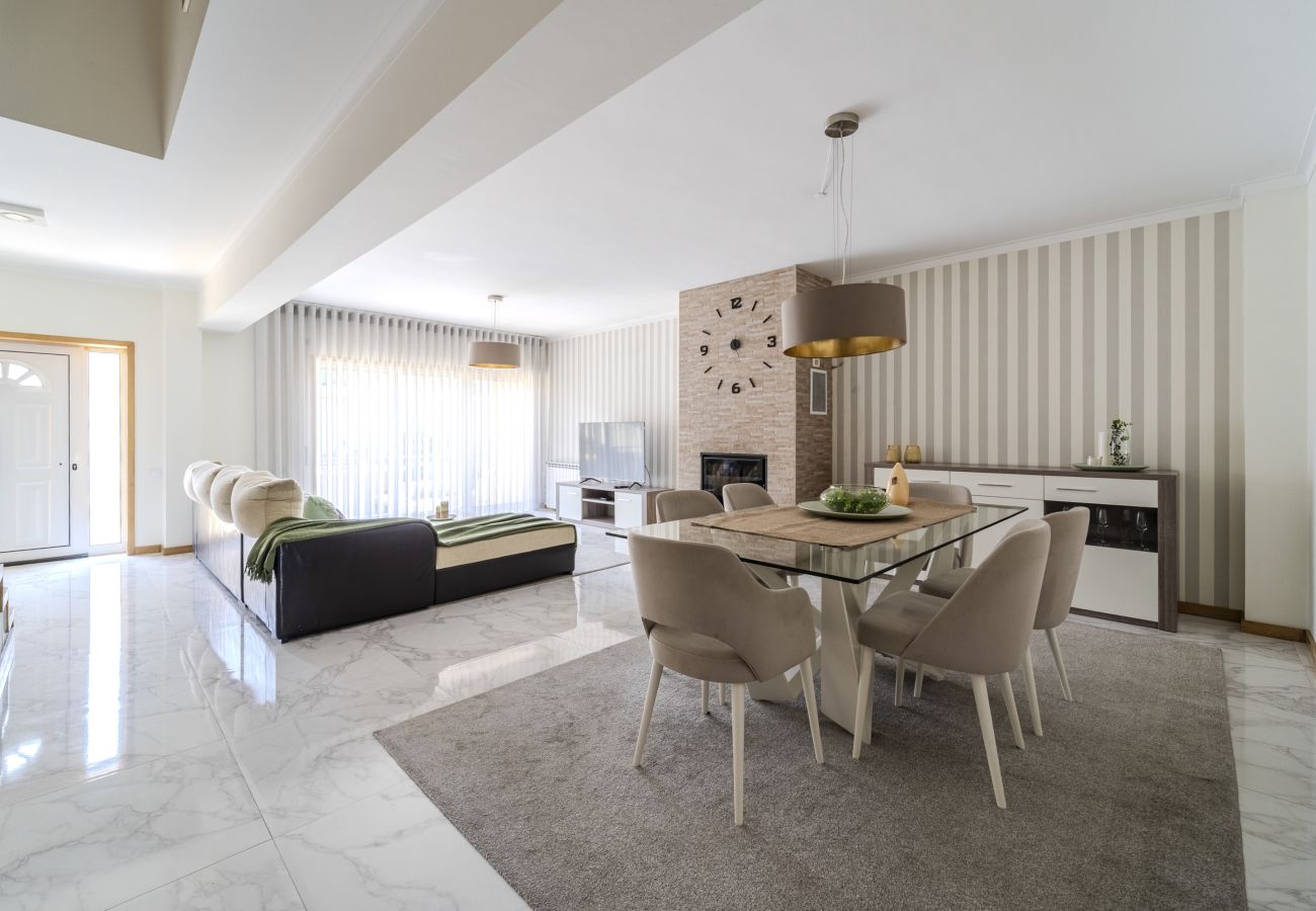 Casa en Vila Verde - Casa do Sol by House and People